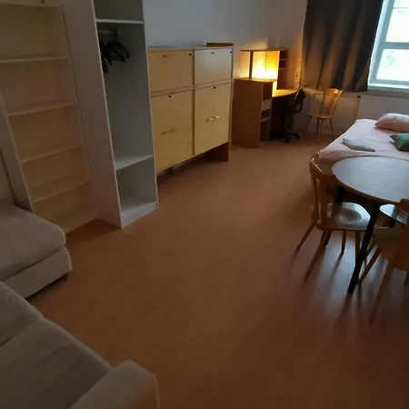Δωμάτια σε οικογενειακή κατοικία Kotkan Residenssi Huonemajoitus *