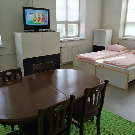Δωμάτια σε οικογενειακή κατοικία Kotkan Residenssi Huonemajoitus